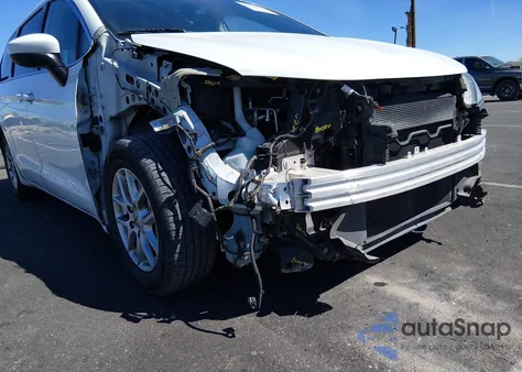 2021 Chrysler Voyager Lxi из США, поврежденный, VIN 2C4RC1DG9MR552202